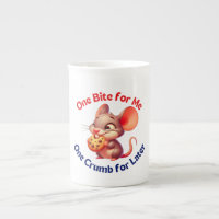 Cute cartoon mouse with crispy cookie