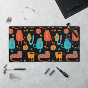 Cute cats and flowers pattern desk mat