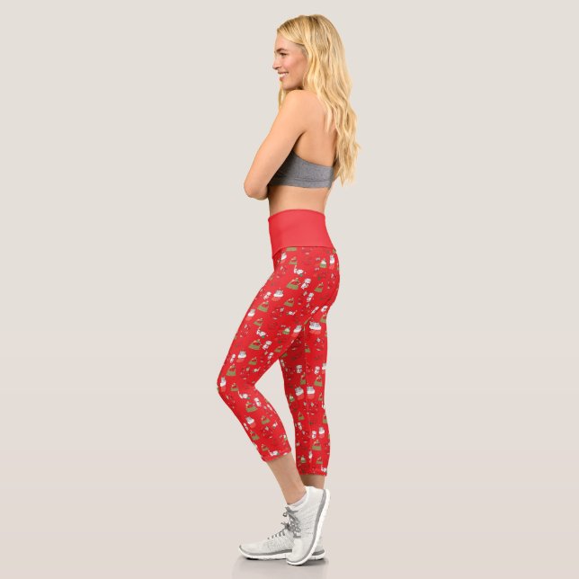 Cute Christmas Cats Pattern – Festive Holiday Desi Capri Leggings (Left)