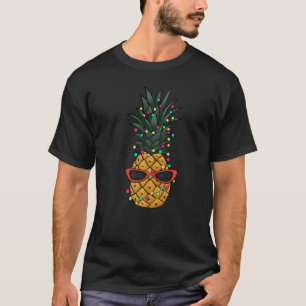 Cute Christmas Pineapple Tropical Xmas Holiday Fun T-Shirt