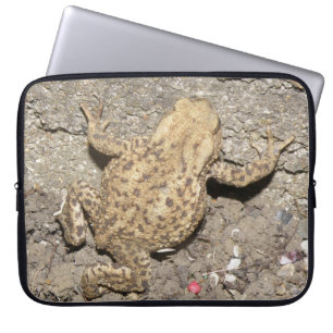 Cute Crawling Toad Laptop Bag