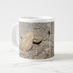 Cute Crawling Toad Mug