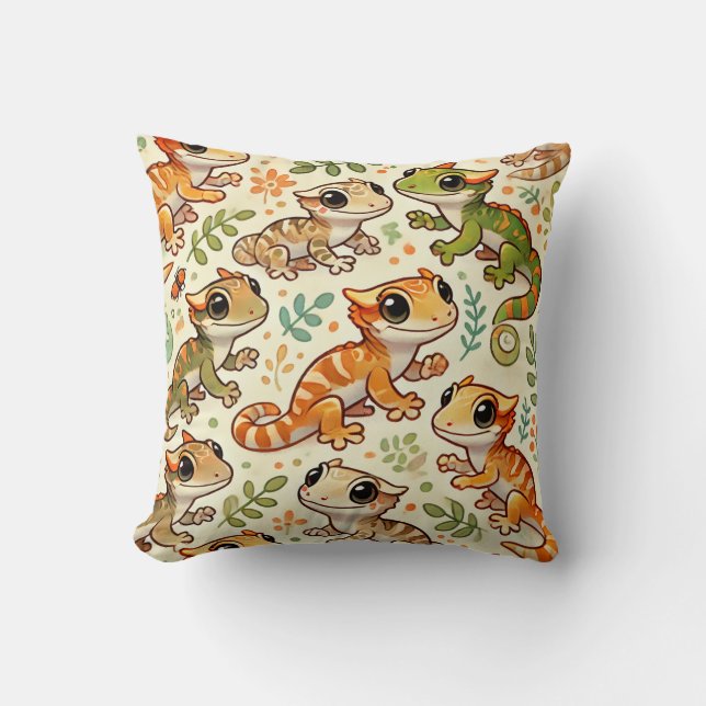 Cute Crested Gecko Cushion 🌿🦎 (Front)