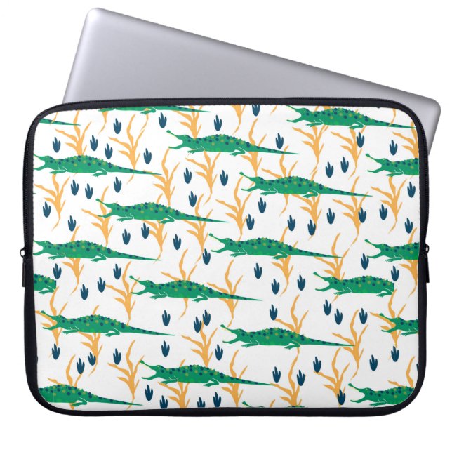 Cute crocodiles seamless pattern. Cartoon animals. Laptop Sleeve (Front)