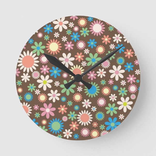 Cute Daisy Floral Pattern Round Clock (Front)
