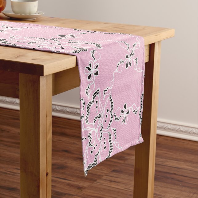 Cute Daisy floral Short Table Runner (In Situ)