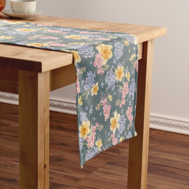 Cute Daisy floral Short Table Runner (In Situ)