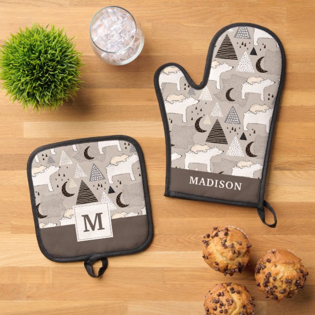 Cute Doodle Woodland Bear Pattern Oven Mitt & Pot Holder Set (Top Down)