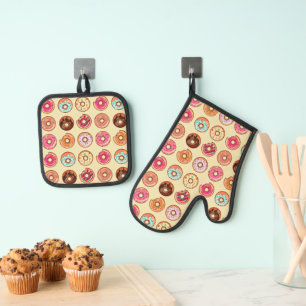 Cute Doughnut Pattern  Oven Mitt & Pot Holder Set