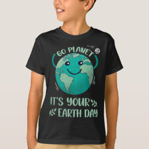 Cute Earth Day Shirt Happy Earth Day 2025 Go Plane