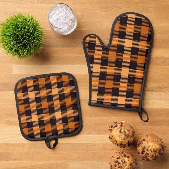 Cute Fall Seasonal Buffalo plaid Oven Mitt & Pot Holder Set (Top Down)