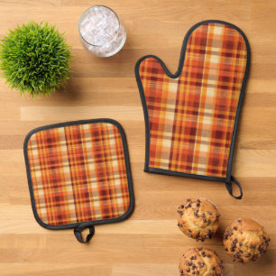 Cute Fall Seasonal plaid kitchen Oven Mitt & Pot Holder Set