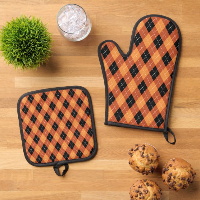 Cute Fall Seasonal plaid pattern Oven Mitt & Pot Holder Set (Top Down)