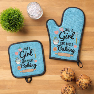Cute faux burlap just girl loves baking word art oven mitt & pot holder set