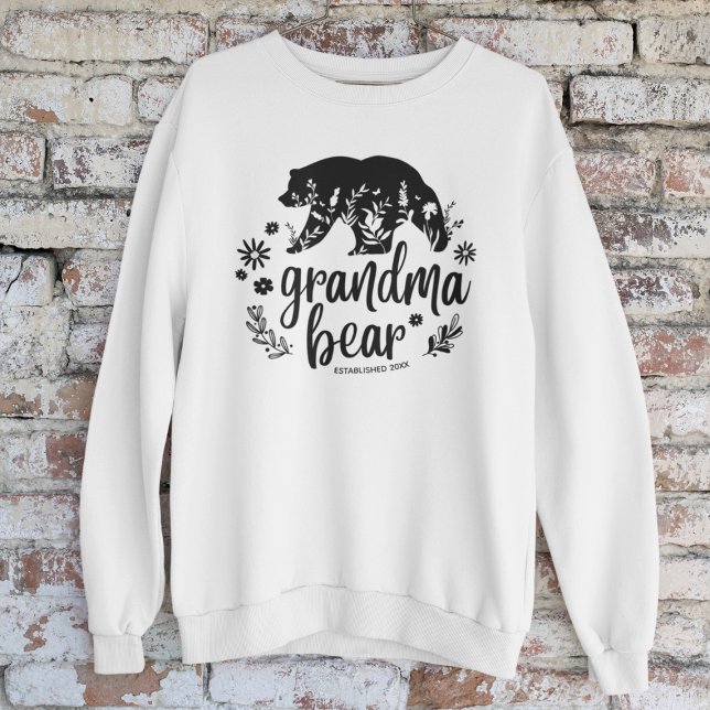 Cute Floral Grandma Bear | Gift for Grandma Sweatshirt (Creator Uploaded)