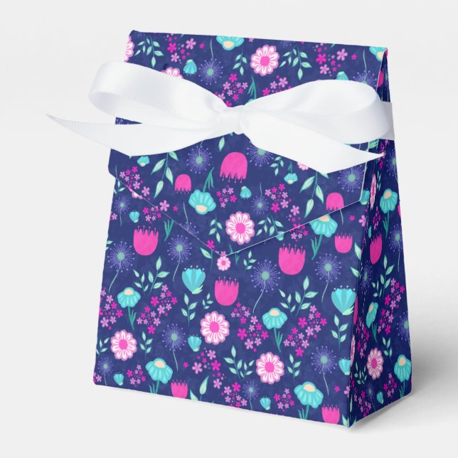 Cute floral pattern background favour box (Front Side)
