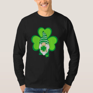 Cute Gnomes Holding Shamrock Lucky St Patrick's Da T-Shirt