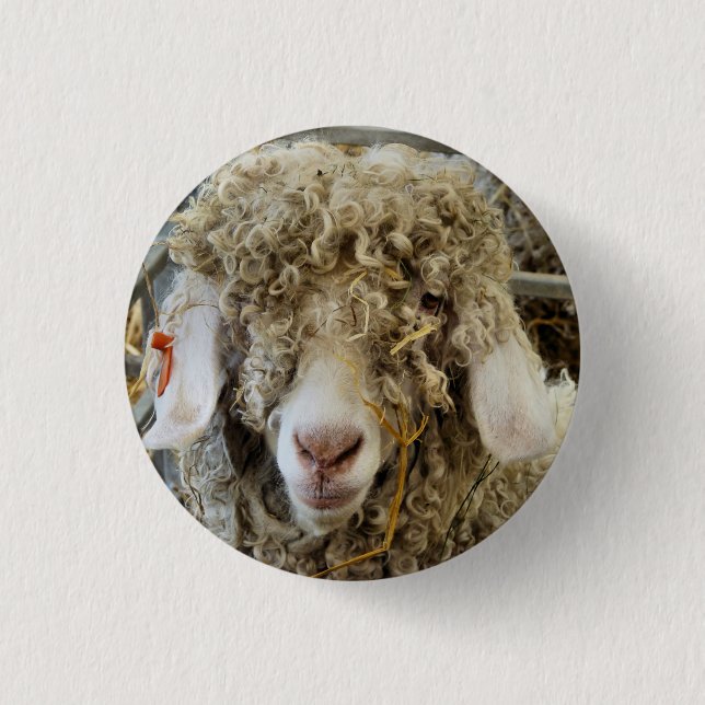 CUTE GOAT 3 CM ROUND BADGE (Front)