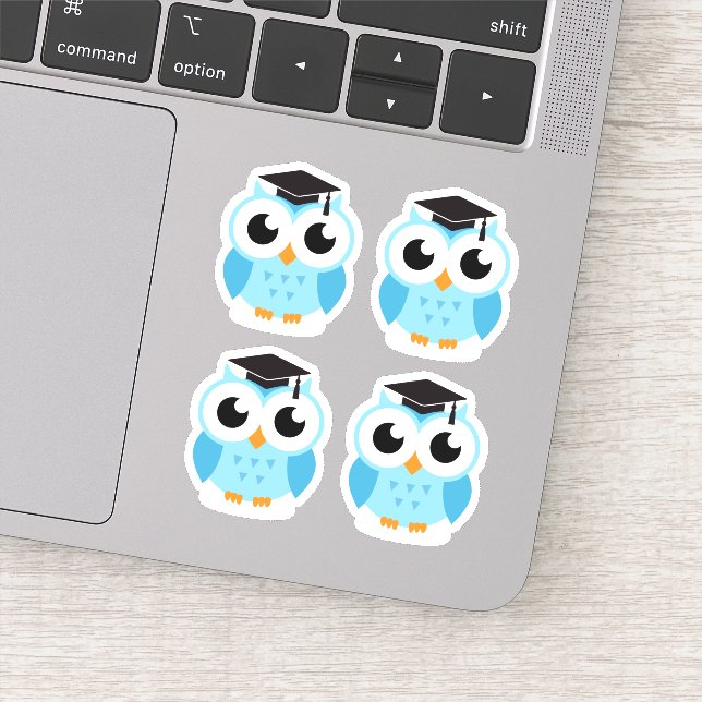 Cute graduation owls with black hats/caps (Detail)