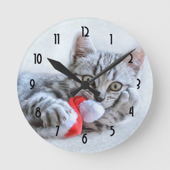 Cute Gray Tabby Cat Christmas Hat Xmas Round Clock (Front)