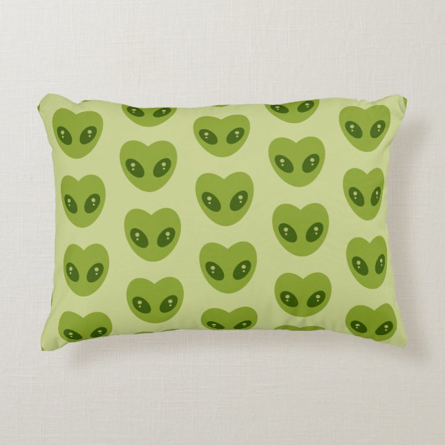 Cute Green Heart-Shaped Alien Head Pattern Decorative Cushion (Front)
