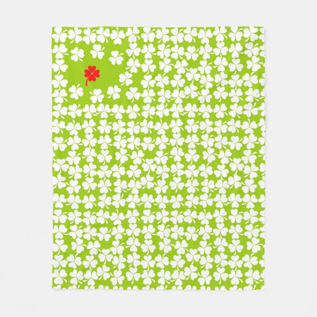 Cute green white shamrock pattern fleece blanket (Front)