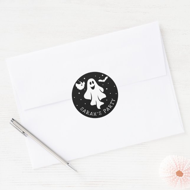 Cute Halloween Ghost With Heart And Bat  Classic Round Sticker (Envelope)