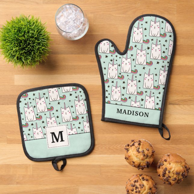 Cute Hand Drawn Unicorn Cat Pattern Oven Mitt & Pot Holder Set (Top Down)