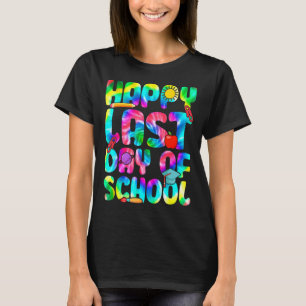 Cute Happy Last Day Of School Hello Summer  Tie Dy T-Shirt