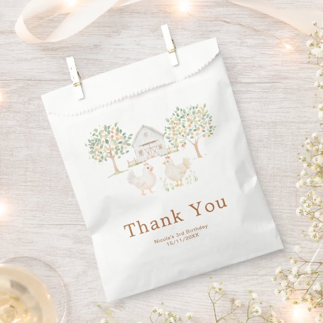 Cute Hens Farm Barn Birthday Party Favour Bags (Clipped)