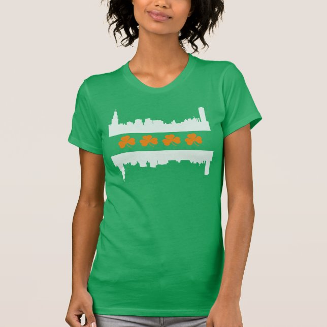 Cute Irish Chicago Skyline Flag St Patrick's Day T-Shirt (Front)