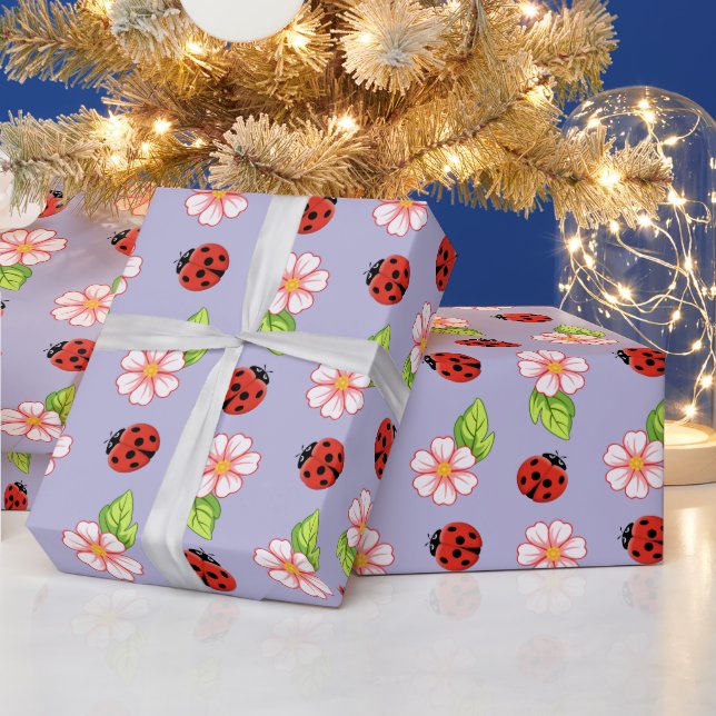 Cute Ladybug and Daisy Pattern Wrapping Paper (Holidays)