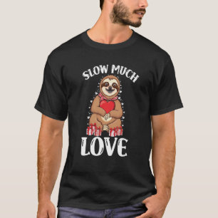 Cute lazy sloth holding heart love sloth valentine T-Shirt