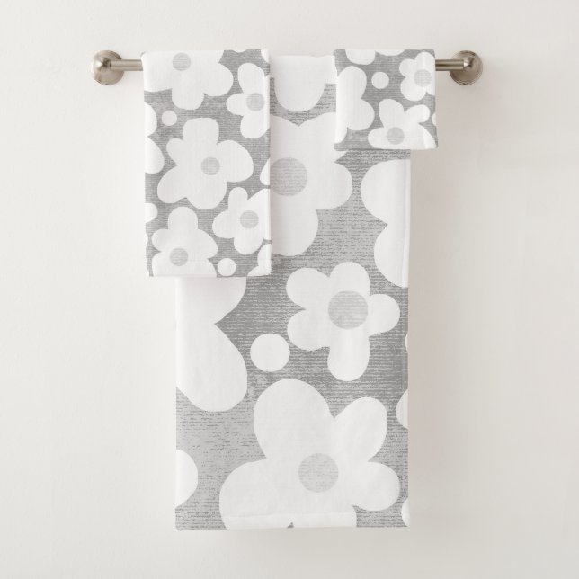 Cute Modern Retro Daisy Grey Bath Towel Set (Insitu)