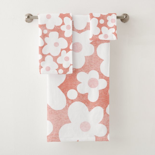 Cute Modern Retro Daisy Pattern Pink Terracotta Bath Towel Set (Insitu)