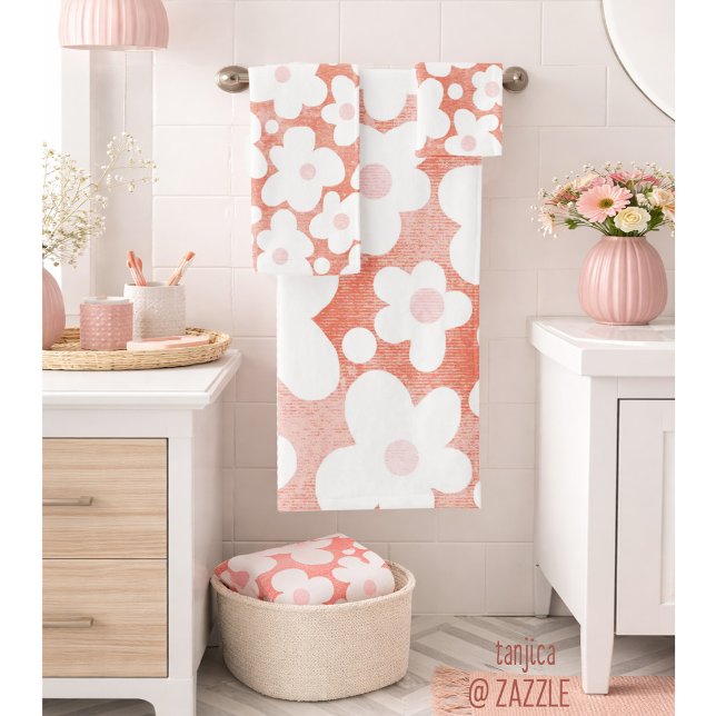 Cute Modern Retro Daisy Pattern Pink Terracotta Bath Towel Set (Creator Uploaded)