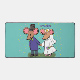 Cute mouse couple cartoon illustration desk mat