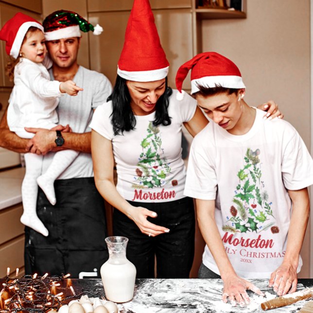 Cute Mouse In Tree Berries Leaves Family Name Xmas T-Shirt (Creator Uploaded)