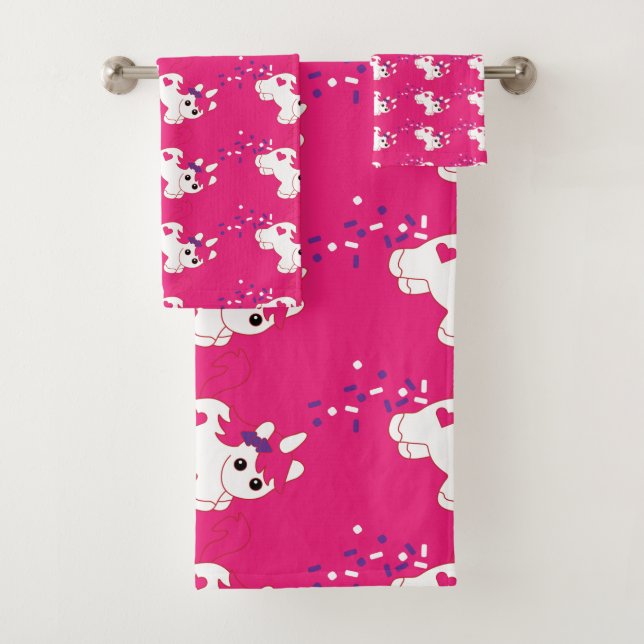 Cute Nursery Unicorn Decor   Bath Towel Set (Insitu)