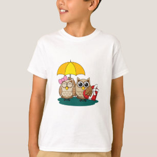 Cute Owl Lovers w/ Umbrella and Red Chocolate Box T-Shirt