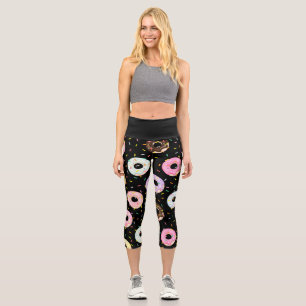 Cute pastry bakery pastel Sprinkles Doughnuts patt Capri Leggings