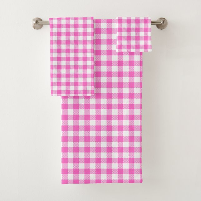 Cute Pink and White Gingham Plaid Bath Towel Set (Insitu)
