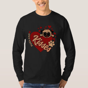 Cute Pugs & Kisses Valentineu2019s Day for Pug Re T-Shirt