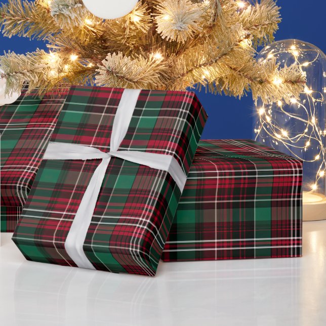 Cute Red/Green Plaid Wrapping Paper (Holidays)