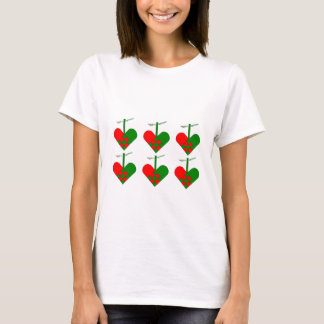 Cute Scandinavian Christmas Heart Pattern T-Shirt