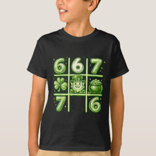 Cute shamrock tic tac toe heart 6 7 st patricks da T-Shirt