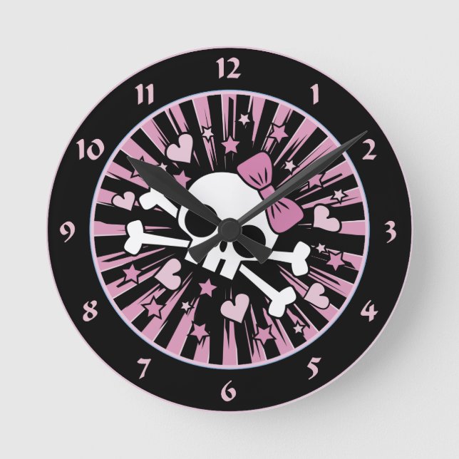 Cute Skull and Crossbones Round Clock (Front)