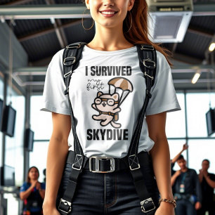 Cute skydiving cat funny skydiving  T-Shirt