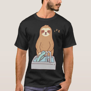 Cute Sloth Dishwashing Sleeping Tired Lazy Pullove T-Shirt