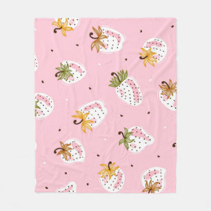 Cute Strawberries Vintage Fruit Wallpaper Fleece Blanket